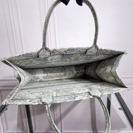 Tote book