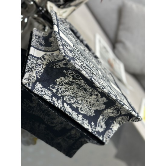 Tote book