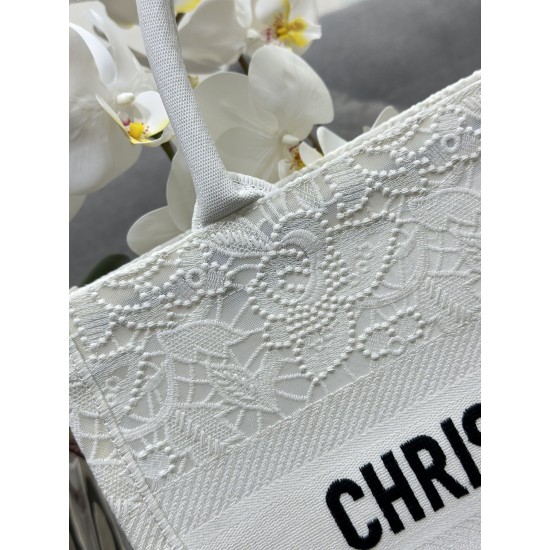 Tote book
