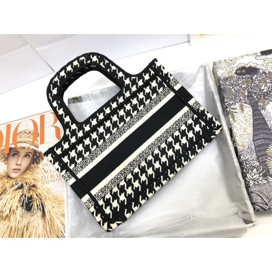 Tote book