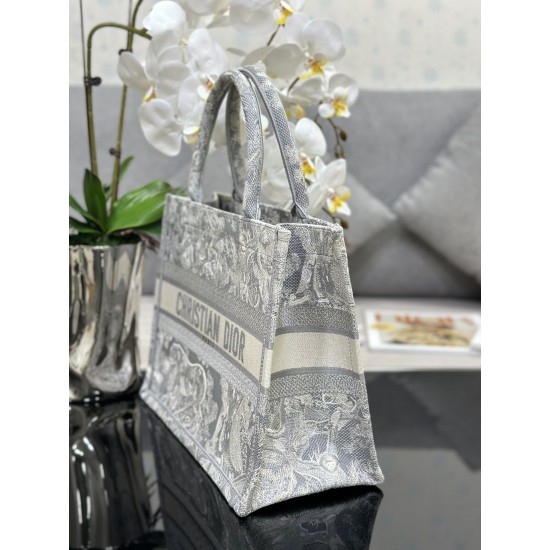 Tote book