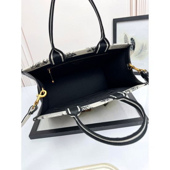 Tote book