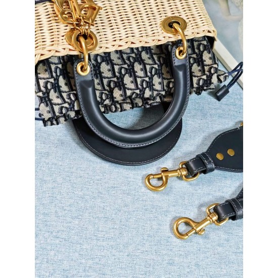 Tote book
