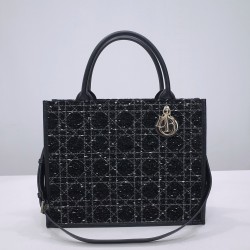 Tote book