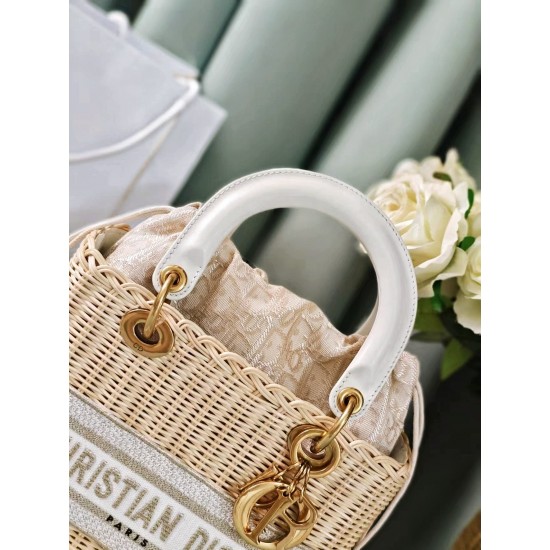 Tote book