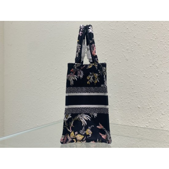 Tote book