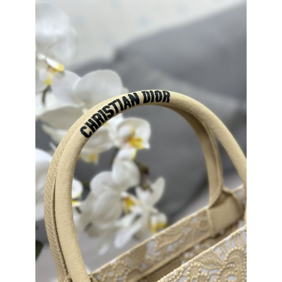 Tote book