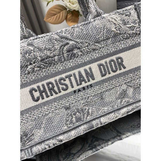 Tote book Tote book