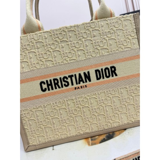 Tote book