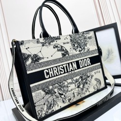 Tote book