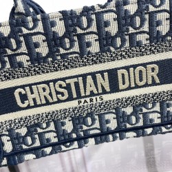 Tote book