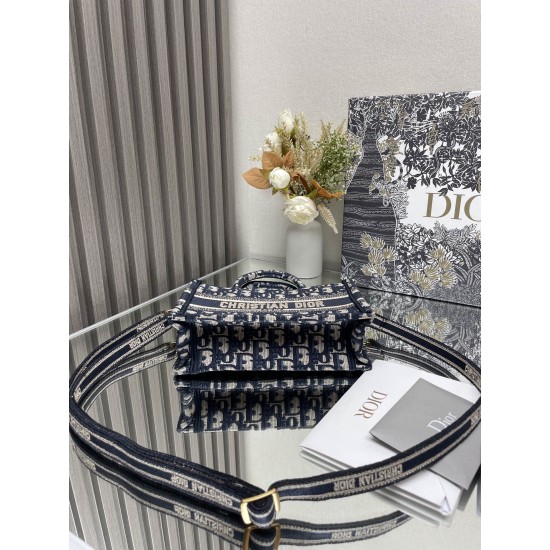 Tote book Tote book