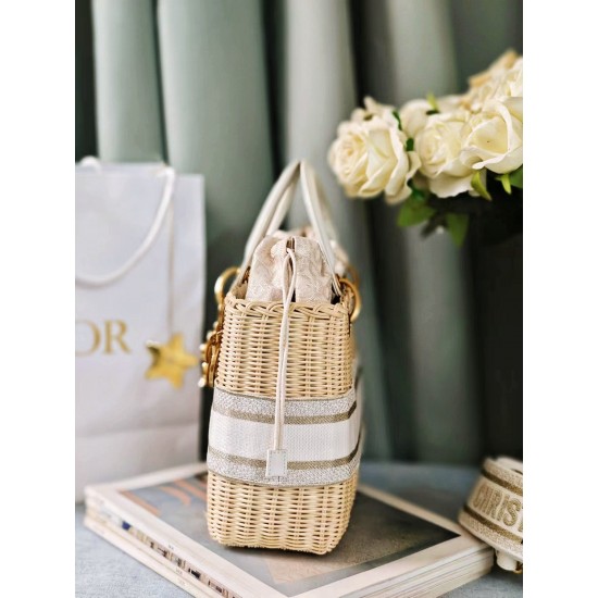 Tote book
