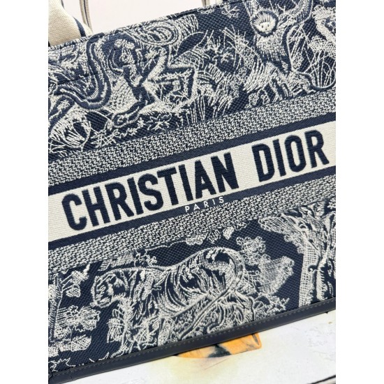 Tote book