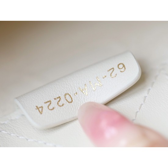 Tote book