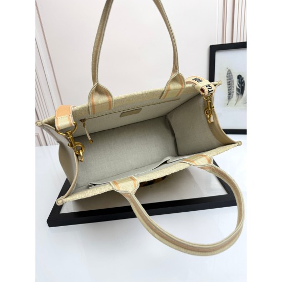 Tote book