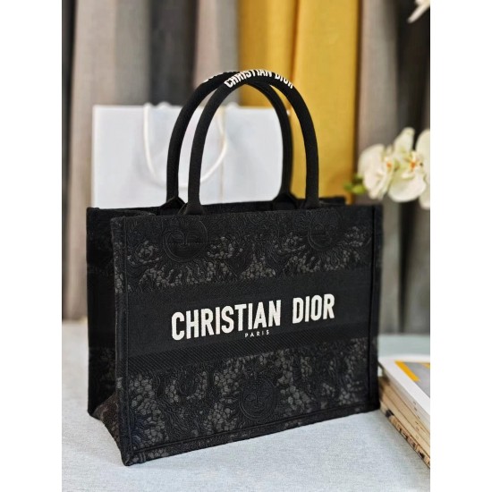 Tote book