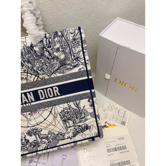 Tote book