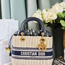 Tote book