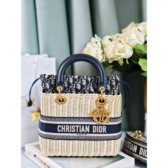 Tote book
