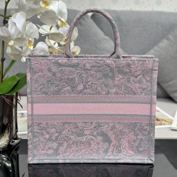 Tote book