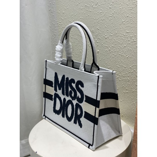 Tote book