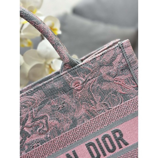 Tote book