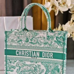 Tote book