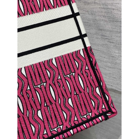 Tote book