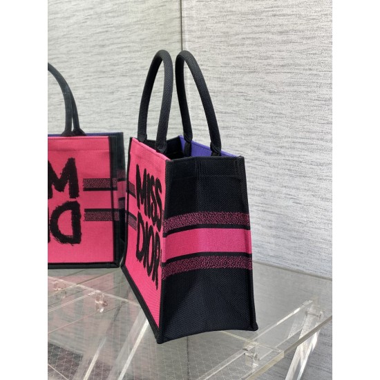 Tote book