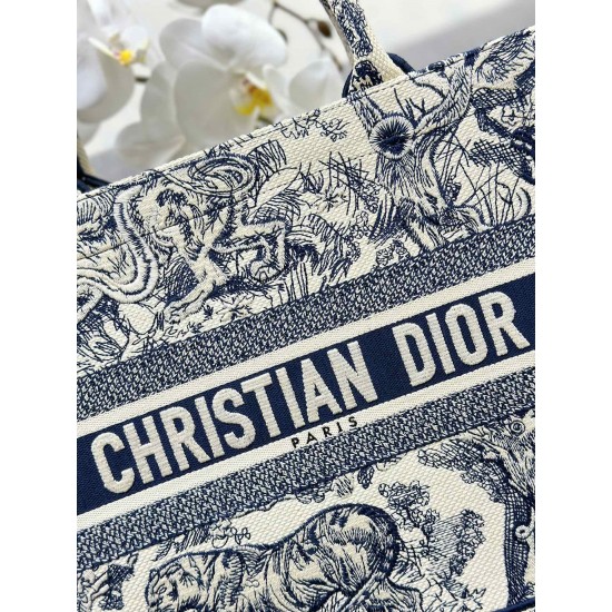 Tote book
