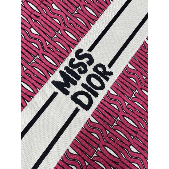 Tote book
