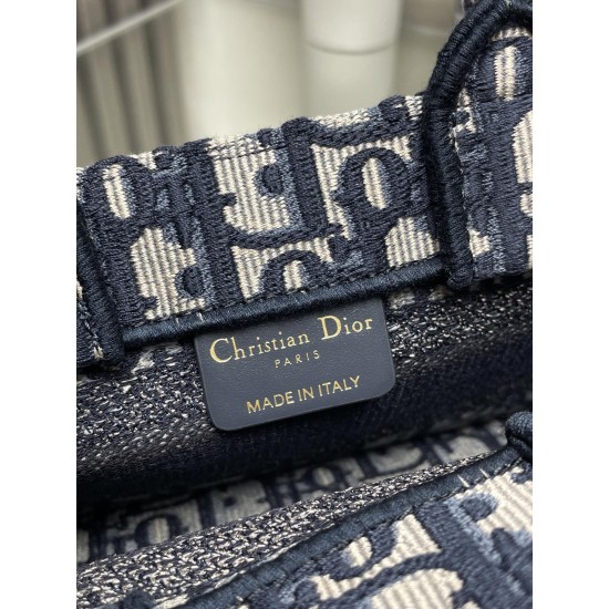 Tote book Tote book