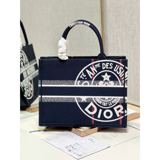 Tote book
