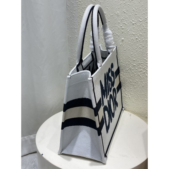 Tote book