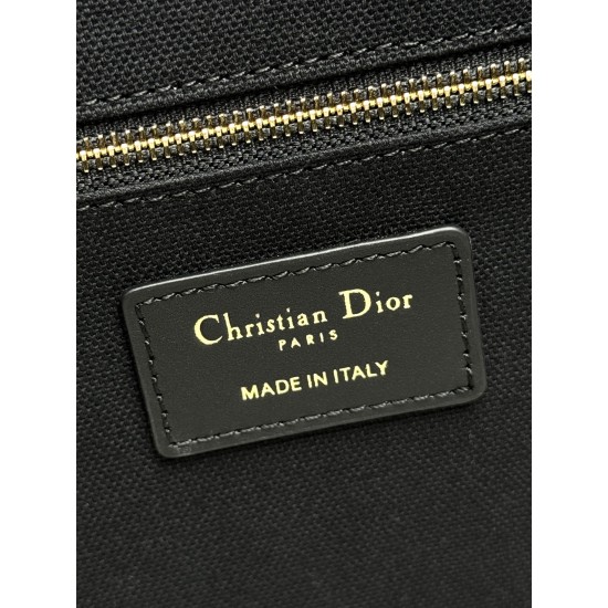 Tote book