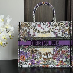 Tote book