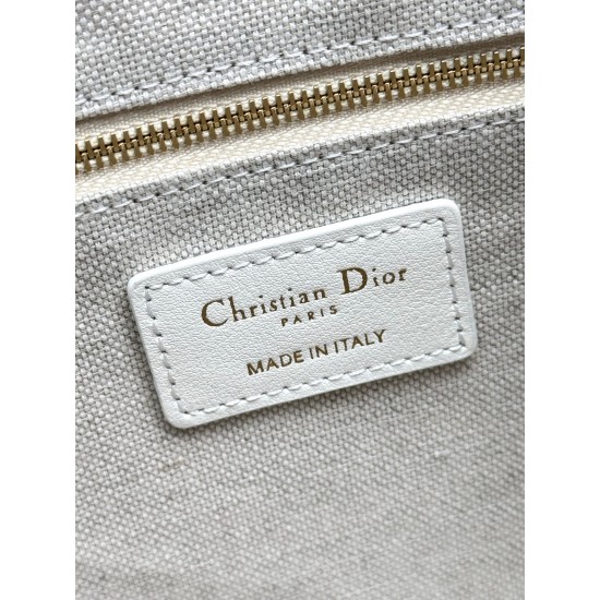 Tote book