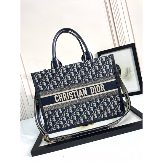 Tote book