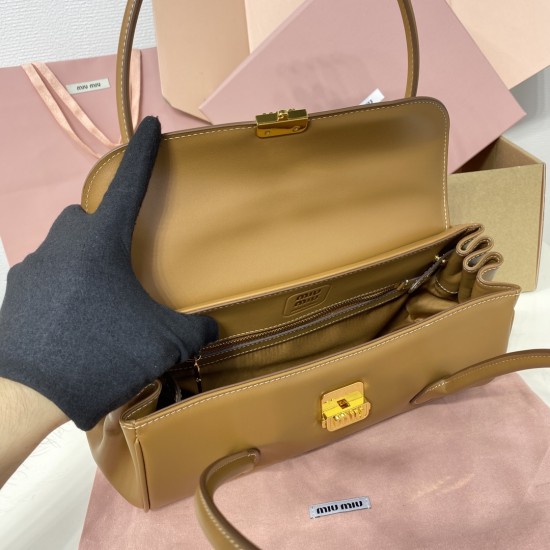 Baguette Chain Bag