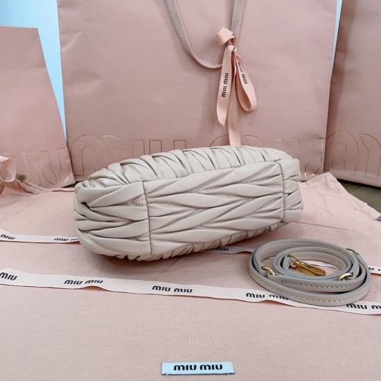 Wander Handbag