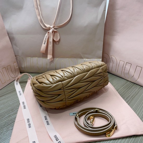 Wander Handbag