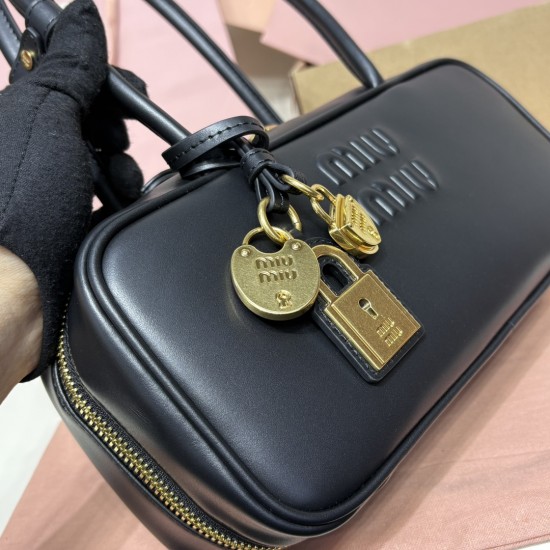 Beau Handbags