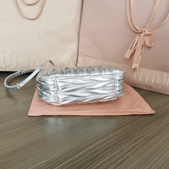 Wander Handbag