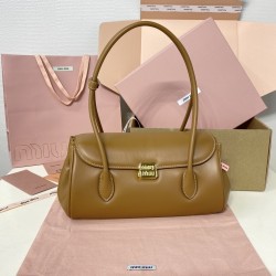 Baguette Chain Bag