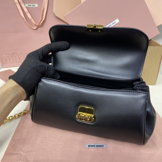 Baguette Chain Bag