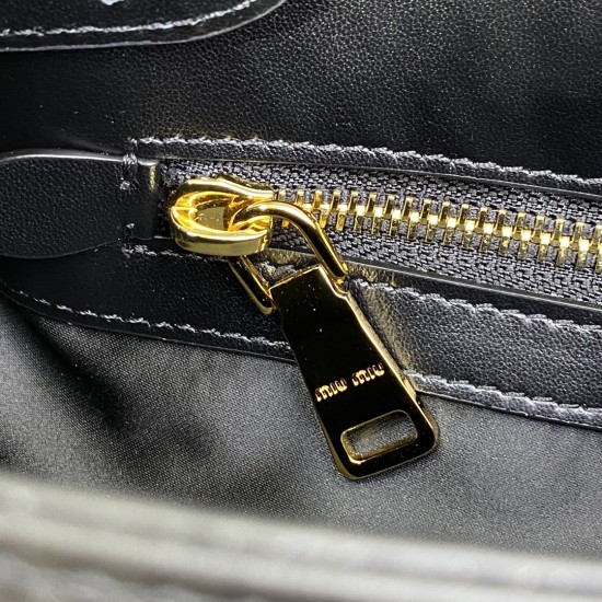 Baguette Chain Bag