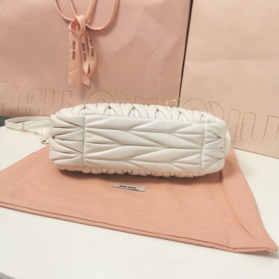 Wander Handbag