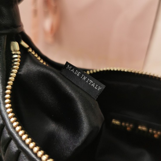 Wander Handbag