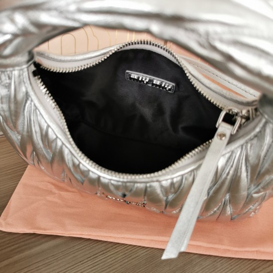 Wander Handbag